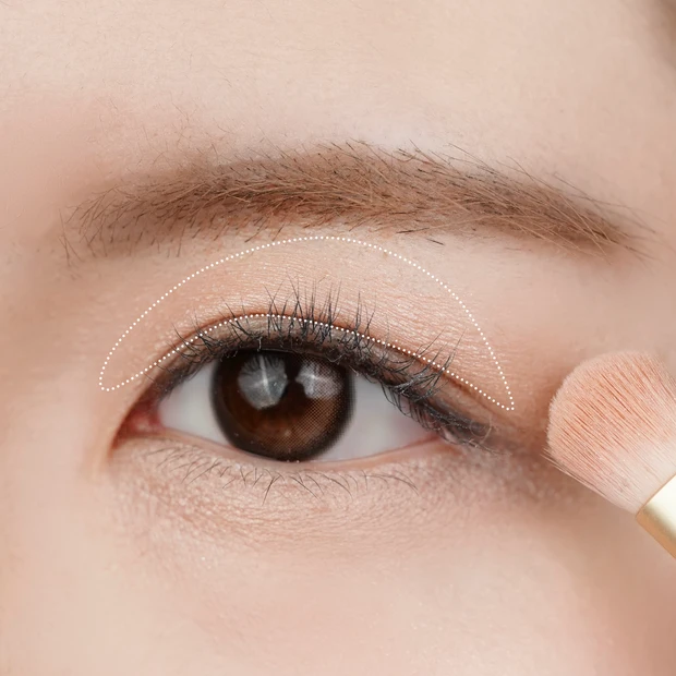 アイメイクの手順１