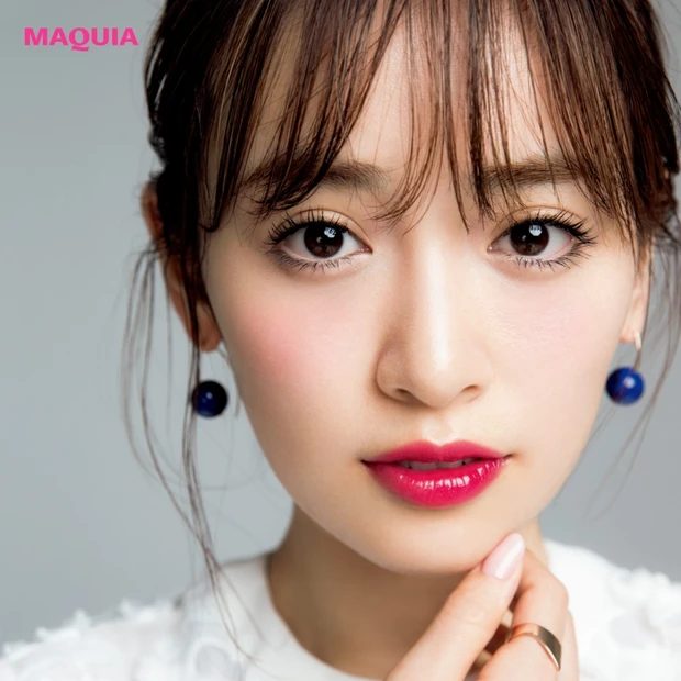 この秋注目の“濃い色リップ”で冒険! 赤みが出やすいブルー肌×明るい瞳タ…