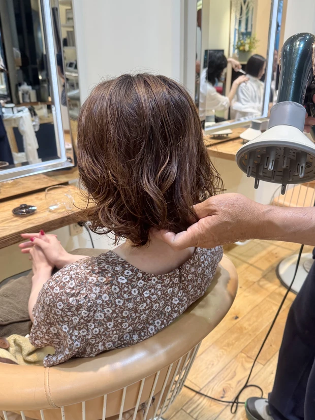 40代　アラフォー　ボブヘア　ヘアスタイル　ビュートリアム　川畑タケル　パーマ　ヘアカタログ　上品　切りっぱなしボブ　外国人風　垢抜け