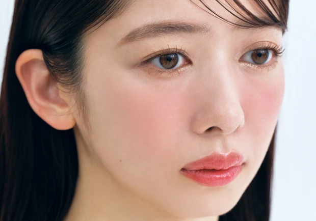 私立恵比寿中学 真山りかさんの血色を宿した大人洗練メイク やり方