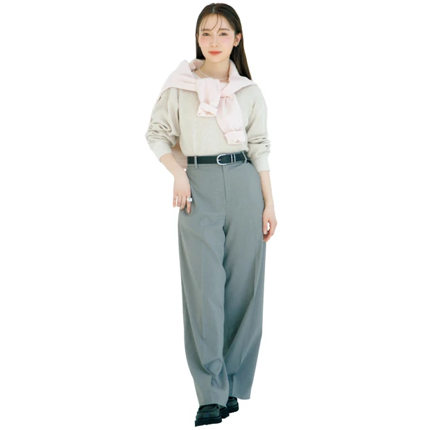 守屋麗奈さん ベージュトップスを着る日のメイク