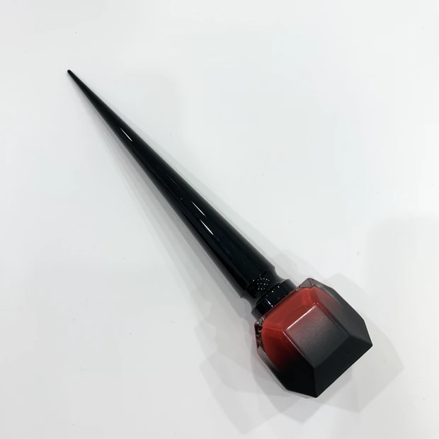 【クリスチャン ルブタン】から“赤”にフォーカスしたリップとネイルが登場! #マンデーカラースウォッチ_4