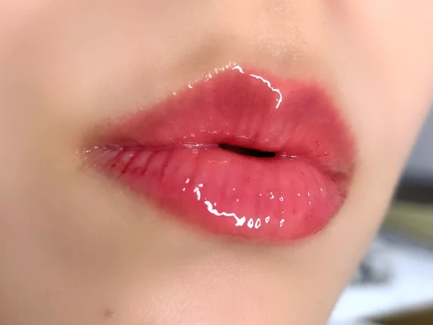 フィー 3Dボリューミンググロス メイクしたイメージ