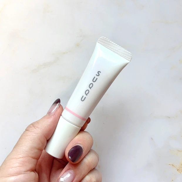 デューイー リクイド ブラッシュ 104 桃雲 –MOMOGUMOのパッケージ写真