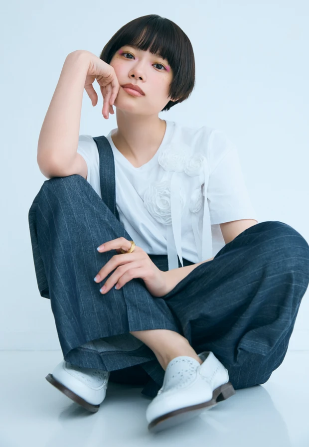 杉咲 花さん×中野明海さん。目尻のピンクでまなざしに花を咲かせるメイクHOWTO