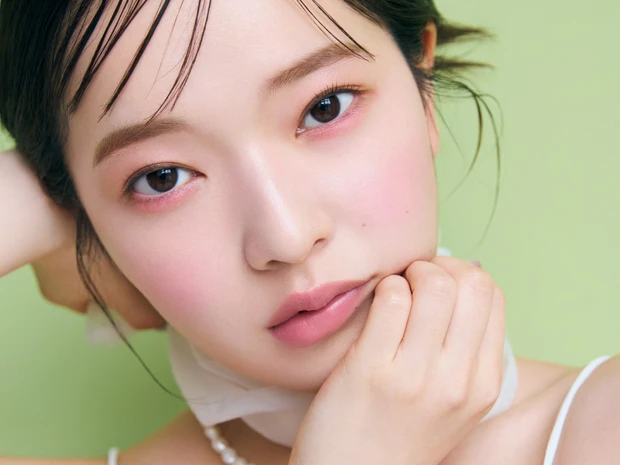 話題のうさぎメイク×ケイトのラベンダーベースが最強タッグ。プチプラで叶える夏のトレンド顔【MAQUIAプチプラコスメグランプリ2025】
