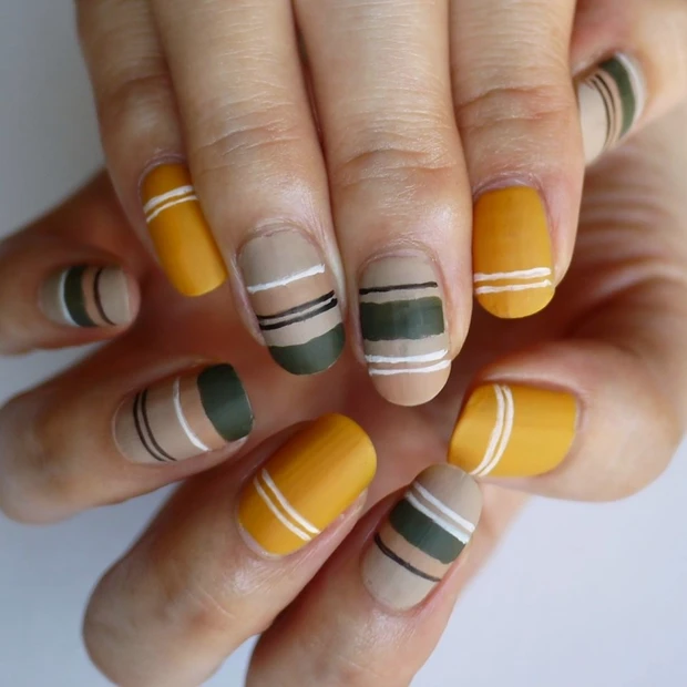 秋色カラーで視線を集める! 個性派ボーダーネイル【ギ☆のセルフネイル手本…