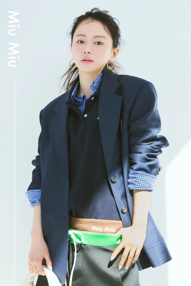山本舞香さん 2024トレンドファッション×最新コスメ【Miu Miu編】