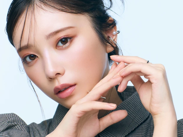 【秋のおすすめ単色アイシャドウ３選】 意外な色合わせでトレンド顔に