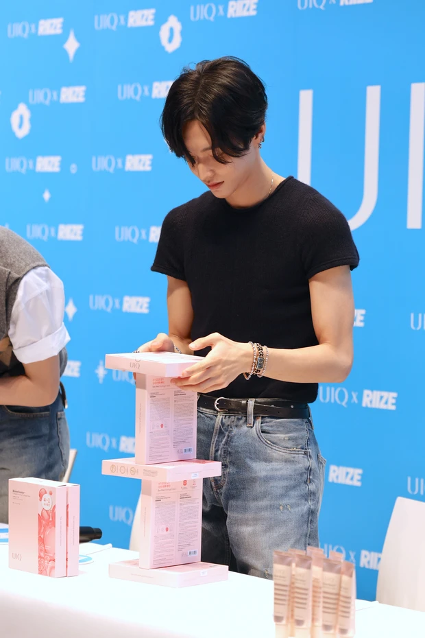 マキア RIIZE WONBIN UIQ 韓国コスメ 代官山 蔦屋書店 サイン会 K-POP