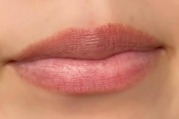 アールエムケー 落ちないリップ 色持ち検証