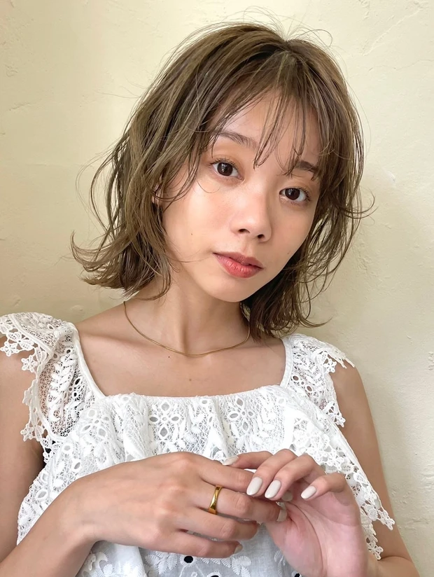 ボブ　ヘア　髪型　ヘアスタイル　大人　前髪あり