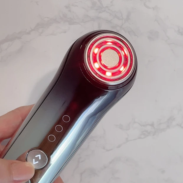 【今年買ってよかった美容ギアNo.1！】RF×EMS×光が一度に！？たった６分で小顔ケアできるヤーマン美顔器を徹底レポ！_4_2