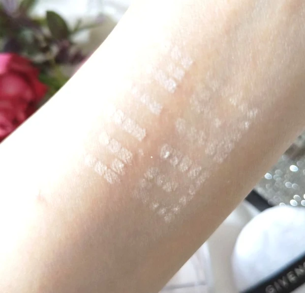 【クリスマスコフレ】パケのキラキラも美しい!やっぱりジバンシイのパウダーが良すぎる件。_2_3