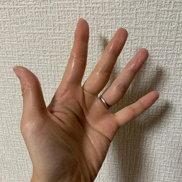 【髪の日焼け止め】朝はUVカット!夜は保湿!ダブルの効果を期待できるヘアオイルが便利【パンテーン】_4