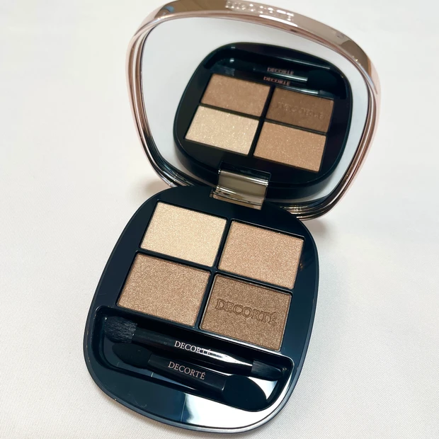 コスメデコルテ スキンシャドウ デザイニングパレット 02 little teddy bear イエベ春　レビュー
