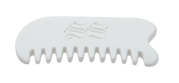 SS by WHOMEE　ソソ スージングかっさプレート ￥2640／コスメキッチン （メイクアップキッチンで先行発売中。コスメキッチンでは4月26日発売）