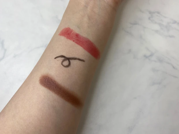 【まるで本物のバター？！】ジュワッと溶けてスルンとメイク落ち【THE BODY SHOP サンプチュアス　クレンジングバターCA】_2