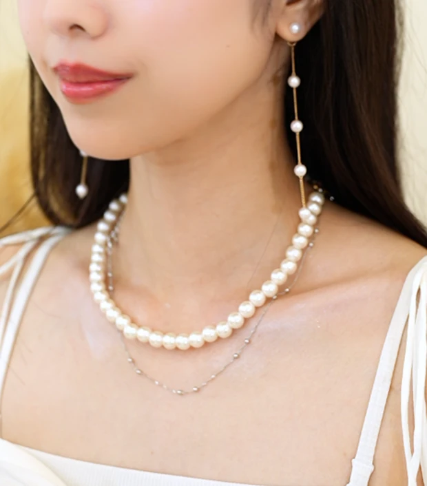 デコルテ ハイライト 華奢見せ