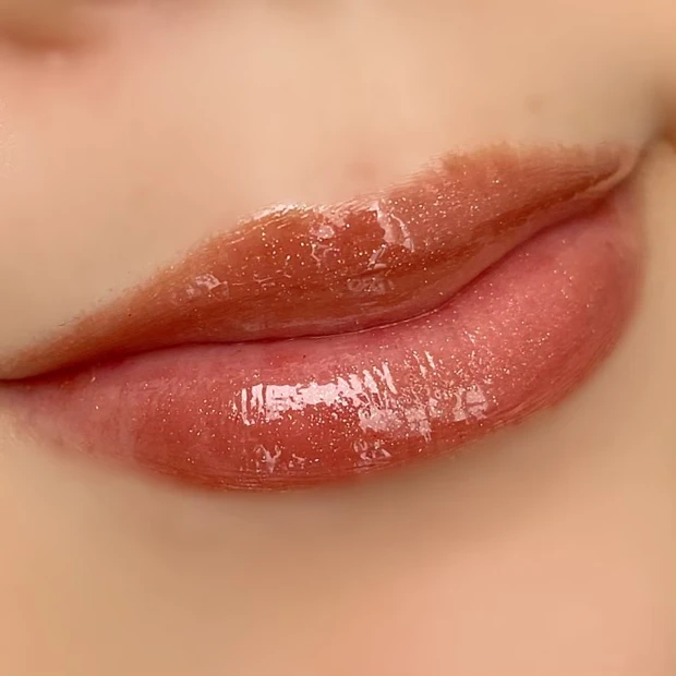 【Visee(ヴィセ)30周年限定】「30th ボリュームリップメイカー 01 シマリングオレンジ」限定リップグロスの魅力をご紹介【2024年春コスメ】_7_2