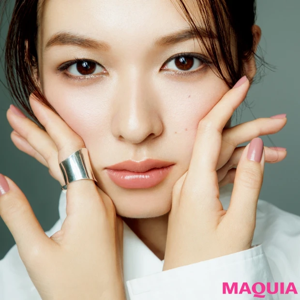 秋新色は“軽やかグレー”が絶対買い！ 犬木 愛さんが選ぶグレーシャドウ3…