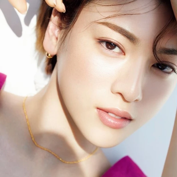 【5位】河北裕介×三吉彩花。ベスコス受賞! &beのベースアイテムでつくる究極のヌーディメイク