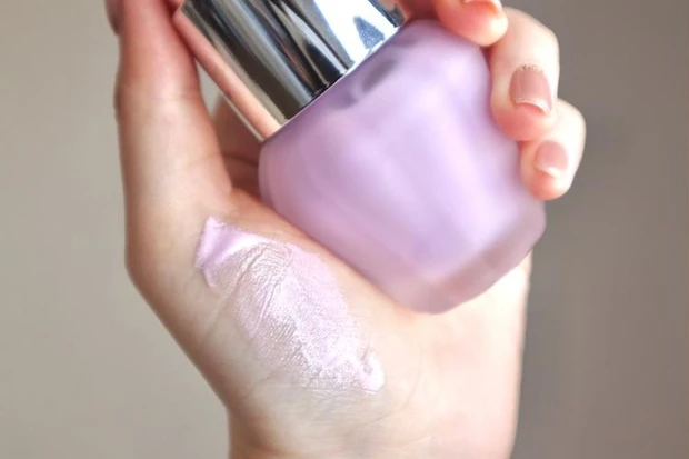 【ジルスチュアート 下地 比較】イルミネイティング セラムプライマー 02 スウォッチ