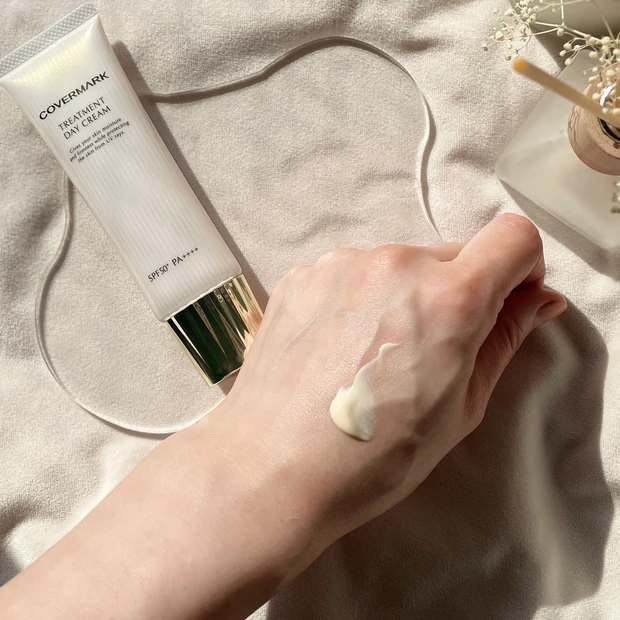 日中の乾燥を防ぐ満足感のある保湿力はまるで美容クリーム。