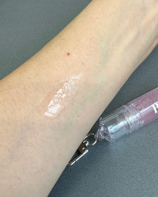 By ttt. LIP CARE ESSENCE #PILIPILI スウォッチ