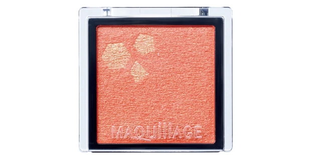 ドラマティックアイカラー（パウダー） OR415 ￥990（編集部調べ）／マキアージュ