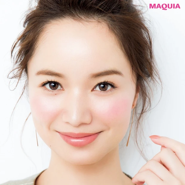 頬やフェイスラインのたるみを一掃！ ハイライト＆シェーディングで立体小顔…