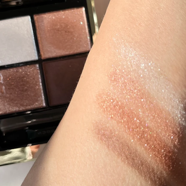 SUQQU シグニチャーカラーアイズ　スック　アイシャドウ　パレットアイシャドウ　アイシャドウパレット　甘艶　129番