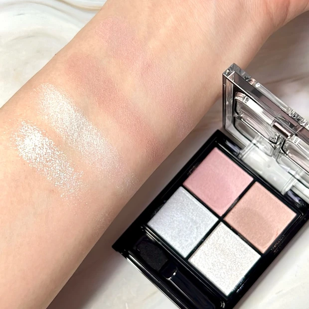 KATE　ケイト　ポッピングシルエットシャドウ　限定色　EX-4「コットンブルーポップ」　スウォッチ