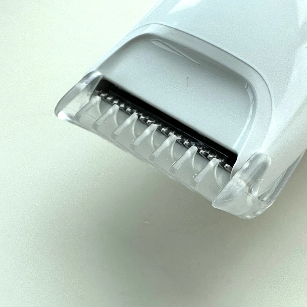 VIOケアどうしてる？電動で自然な長さに仕上げられるのはすごい！「ジレット ヴィーナスVIOヘア＆スキン」_5_2