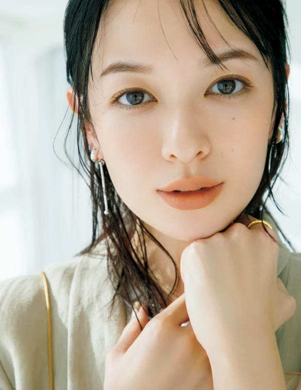 くすみ一掃の最短ルート、オレンジベージュリップで美肌を演出。春の新作リップからおすすめをセレクト