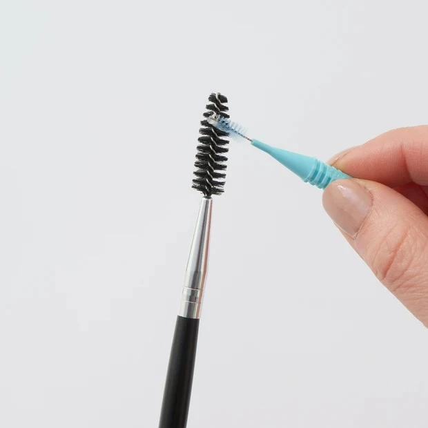 スクリューブラシの洗い方 歯間ブラシを使う場合