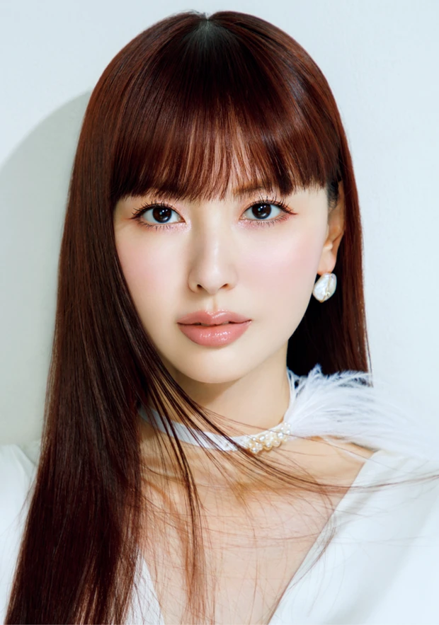 鈴木えみ 『MAQUIA』2025年8月号の表紙メイク