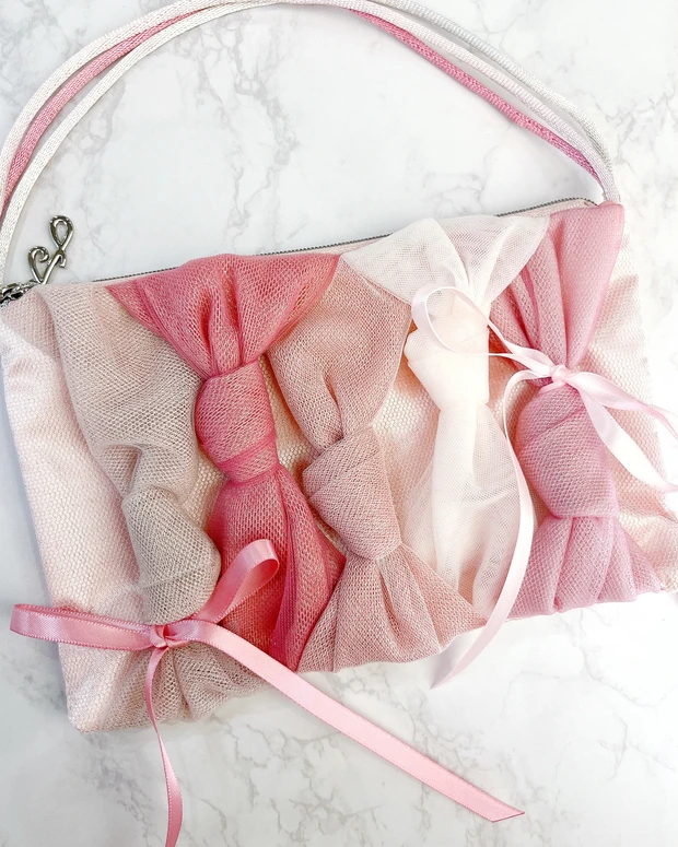 クレドポーボーテ クリスマスコフレ 2025 リボン ポーチ