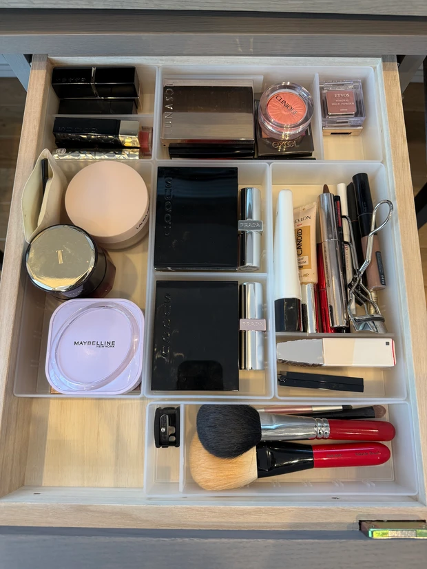 メイク＆ネイル用品がシンデレラフィット！動線を意識した収納アイデア_2
