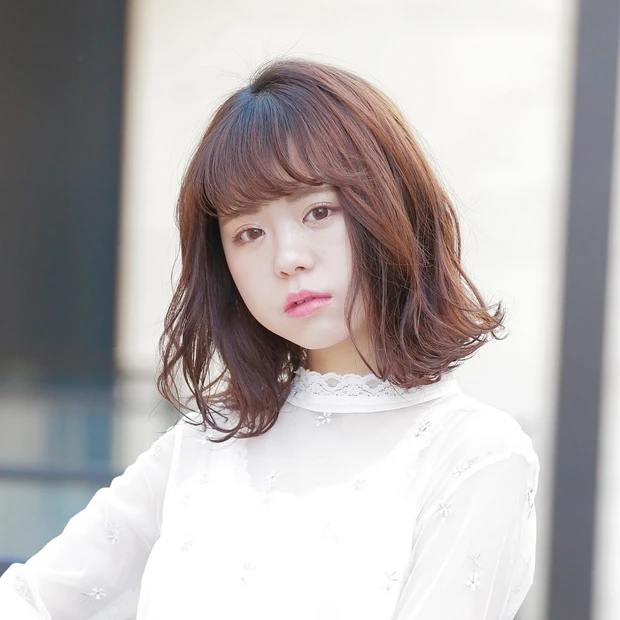 「いつもの髪型を変えたい」という人におすすめ! ゆるふわ×外ハネミディア…