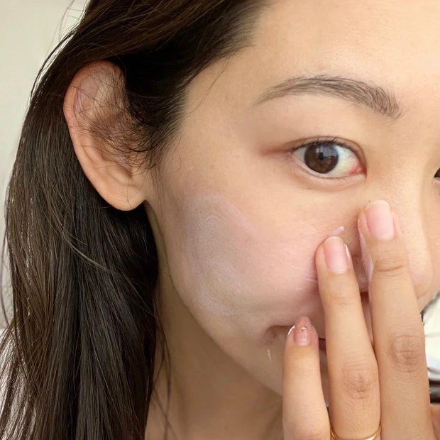 アスタリフト　ASTALIFT UV 下地　日焼け止め　人物画像　