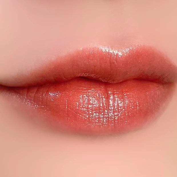 OPERA(オペラ) リップティントN 114 シアーブロンズ 復刻限定色 塗布