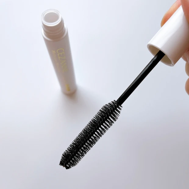 【もうアホ毛に悩まない!!】セザンヌの「ヘアケアマスカラ」が超便利✨_4