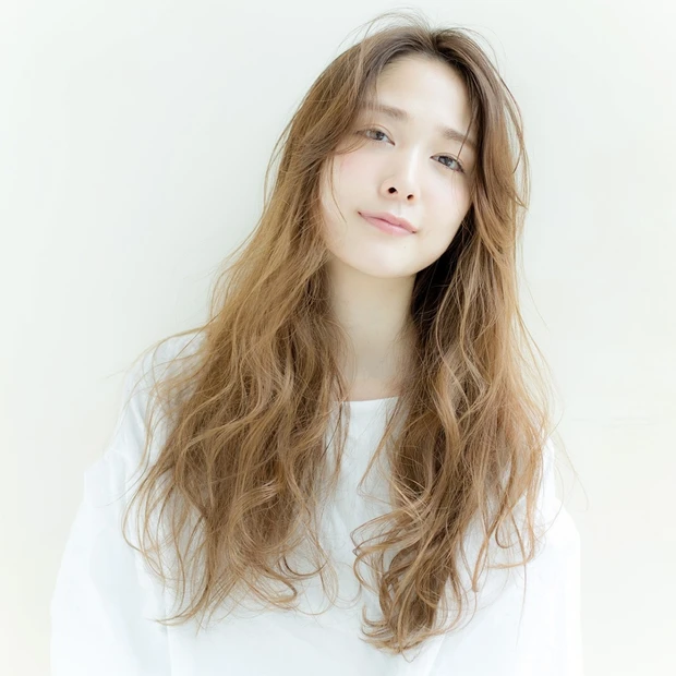 暑い日も一日中ふんわりキープ！ ヘルシーで大人っぽい涼感ウェーブロング