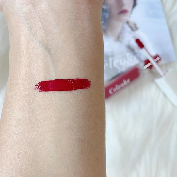 【celvoke】マスクメイクにぴったり！鮮やか色が続く、パサつかない潤いマット。エンスロール マット リップス_2_1