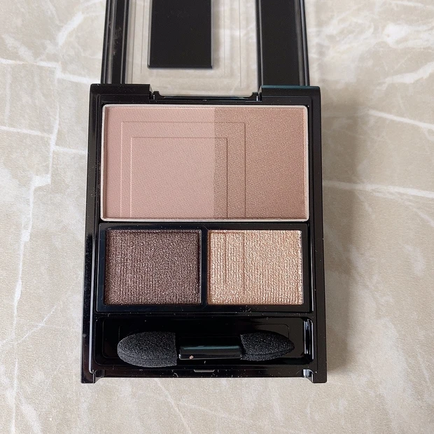 モンスターリップで話題沸騰したKATEの新作3Dプロデュースシャドウをスウォッチ付きでご紹介!【KATE】【3Dプロデュースシャドウ】【骨格メイク】【バズりコスメ】_5_2