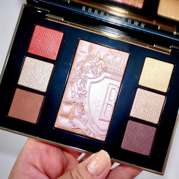 BOBBI BROWN(ボビイブラウン)ホリデーコレクション2022 リュクスアイ&チークパレット インカンデスントグロウ　フラッシュあり