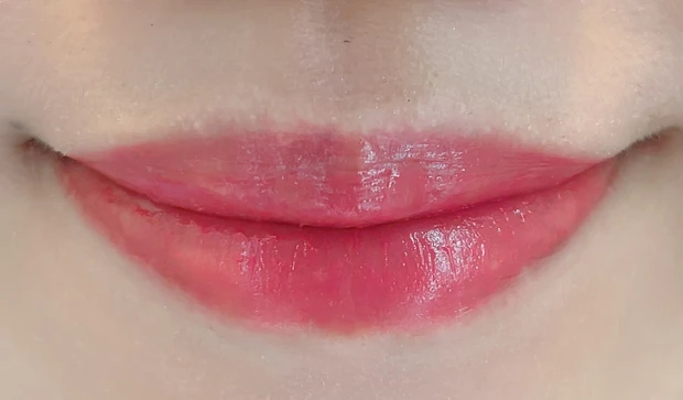 HERA ルージュ クラッシィ 181のスウォッチ①