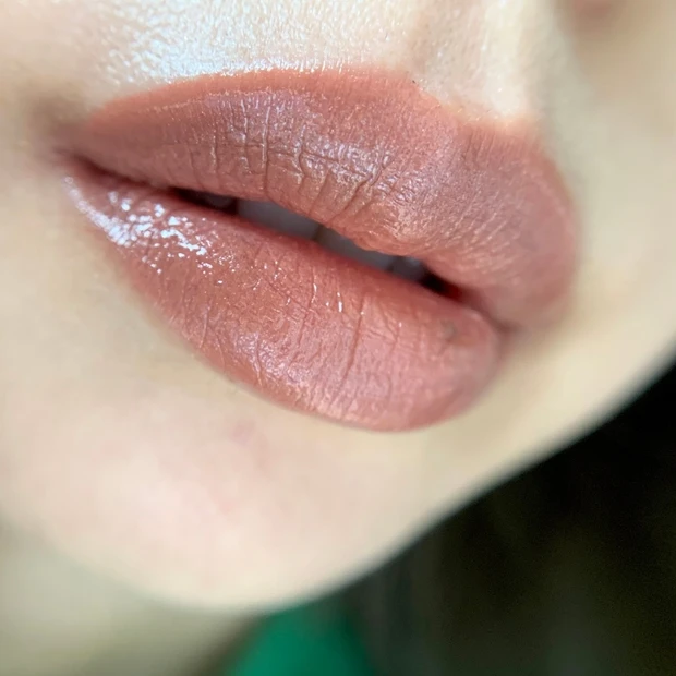 SUQQU  コンフォート リップ フルイド グロウ 105 穏光