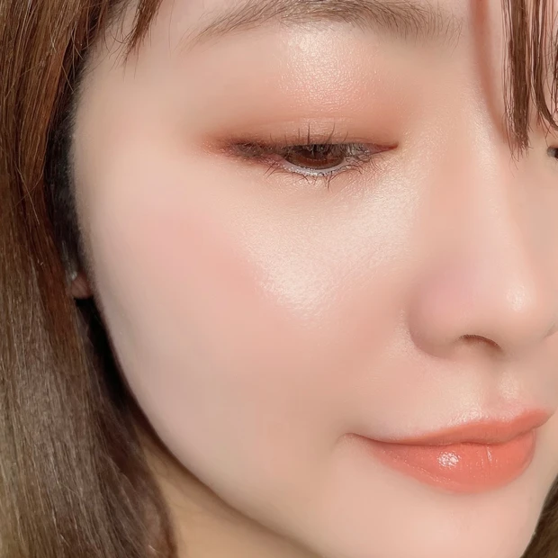 ルナソル(LUNASOL)アイカラーレーション 19 マホガニー(Mahogany) プランプメロウリップス 11 エクリュ(Ecru) メイク オフィスメイク